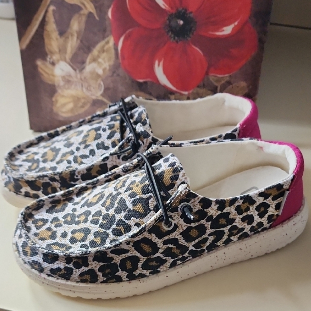 Kids Shoes - Hey Dude - Wendy Cheetah - Size 3/4